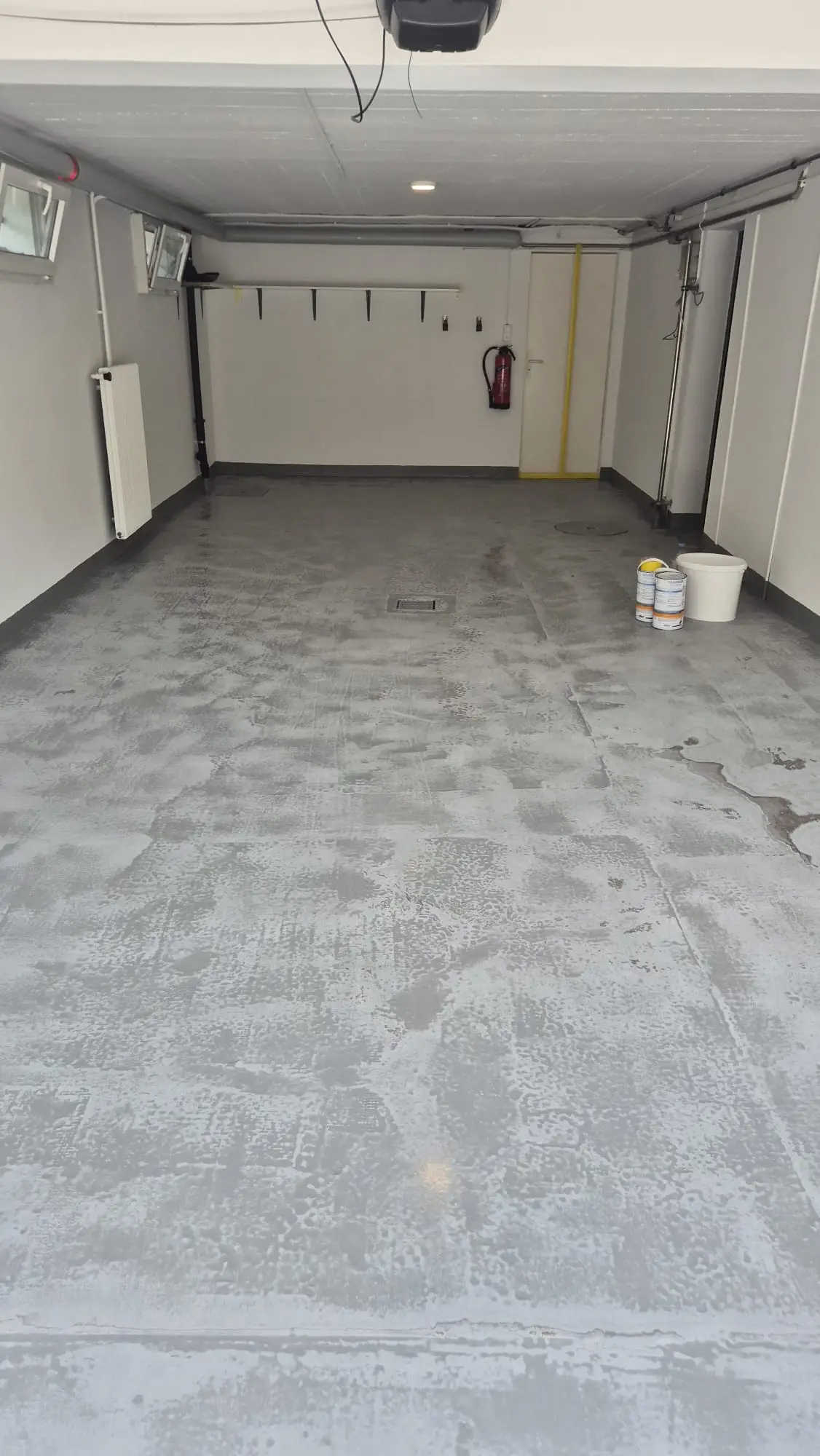 Béton grenaillé avant application de la résine à Coppet